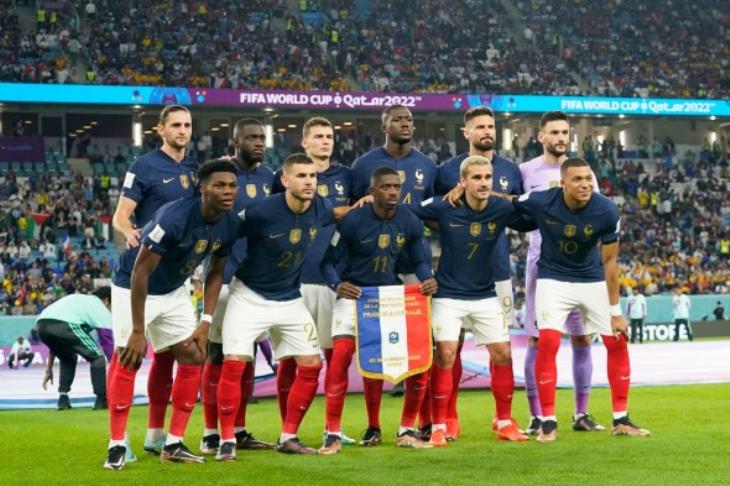  يتواجد في قطر للعلاج.. منتخب فرنسا يستبعد لاعب ريال مدريد بسبب الإصابة